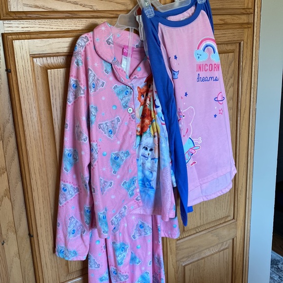 Girls 10-12 pajama sets -4 pair all same size. Bottoms and matching tops. - Picture 3 of 8